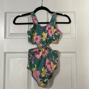 Girls swimsuit